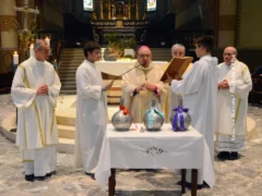 Riti della settimana Santa in cattedrale ad Alba, preparandosi per la Pasqua 2