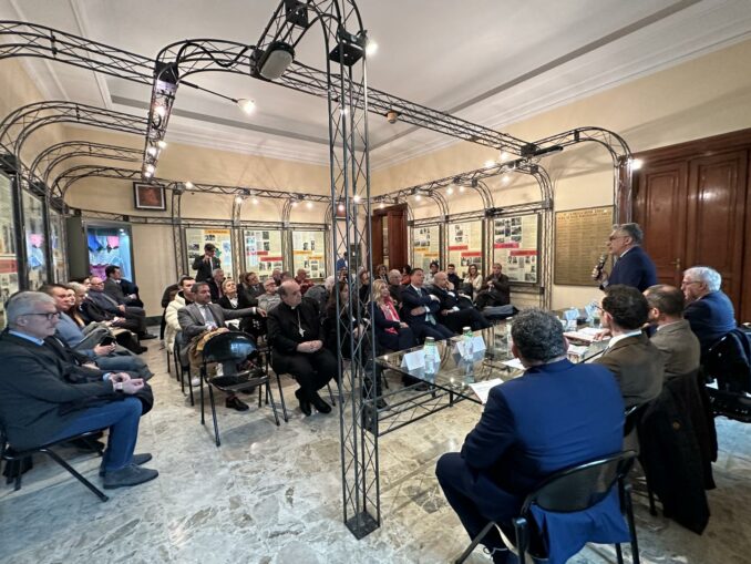 Alba: la sala Resistenza del Comune ha ospitato l’incontro dedicato alle Imprese e la Costituzione