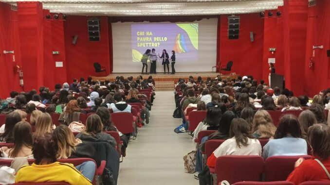 Al liceo artistico Gallizio un'assemblea dedicata all'autismo