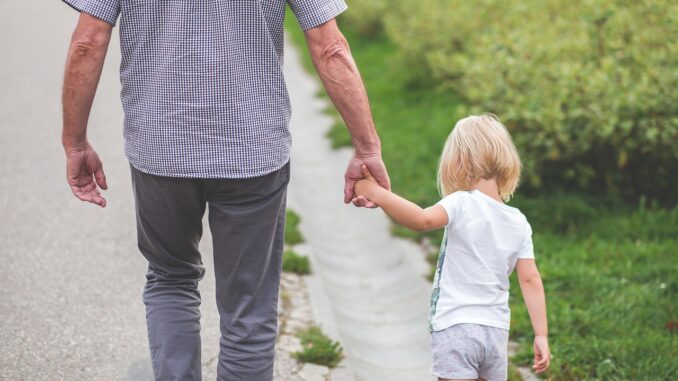 Per la Festa del papà il dono più gettonato è cibo o vino