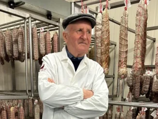 Luiset forma molti giovani salumieri (Video) 1