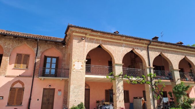 Santa Vittoria d'Alba: la storia di Cascina Sant'Ambrogio in uno splendido volume