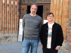 Eldorato, viene da un simbolo dell’accoglienza l’oro dei portali