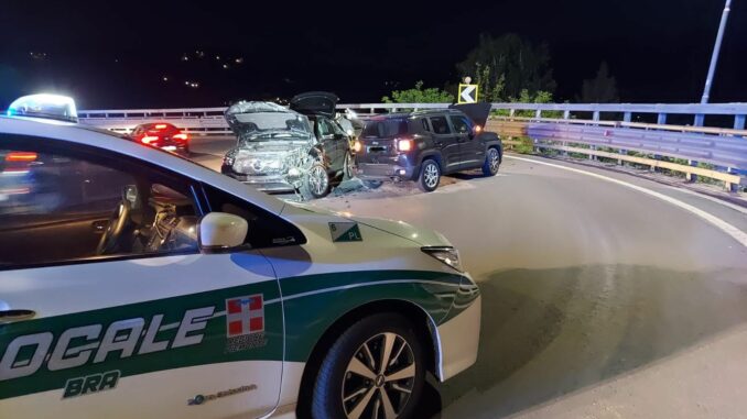 Incidente nella notte a Bra: nessun ferito grave