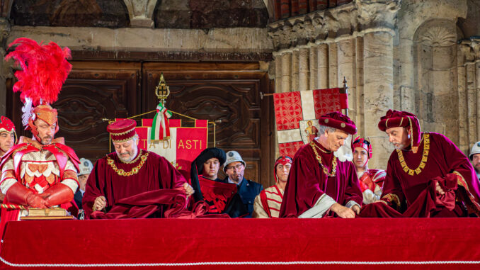 Corteo in notturna, Giuramento e Stima del Palio  aprono i festeggiamenti patronali di San Secondo