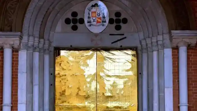 Eldorato, viene da un simbolo dell’accoglienza l’oro dei portali 1