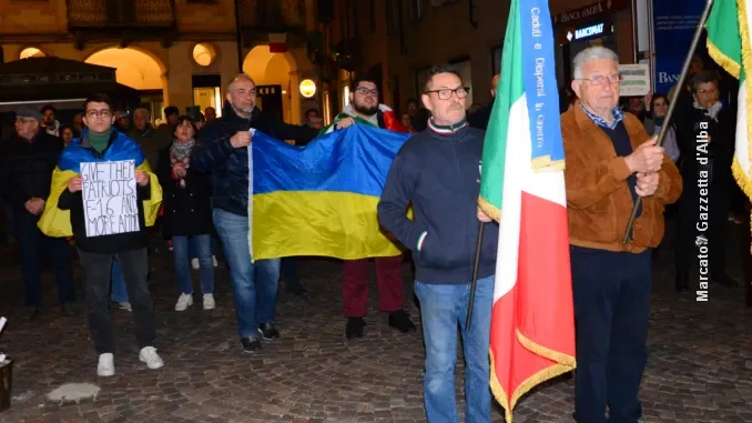 Alba ricorda la Liberazione con una fiaccolata (FOTOGALLERY) 9