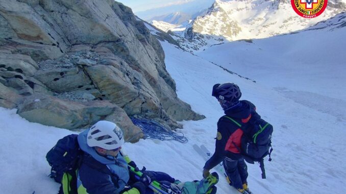 Sono in corso le operazioni di soccorso sul Monviso per due escursionisti francesi 3