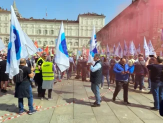 Oggi a Torino sciopero e corteo per chiedere il rilancio dello stabilimento di Mirafiori 5