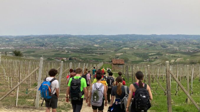 Trekking in Langa Venti ragazzi in Langa per la prima uscita di "Glicemie in spalla" dell'anno 1