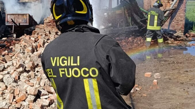 vigili del fuoco savigliano Incendio al tetto di una abitazine