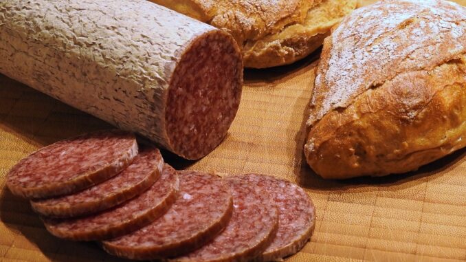 Pane e salame generico Cherasco incontra approda in frazione Veglia per “Il pane e il salame fatto in casa”