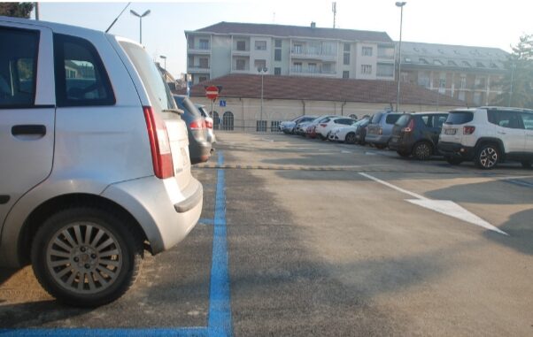 Sosta a pagamento: dal primo giugno acquisti solo online  per gli abbonamenti annuali