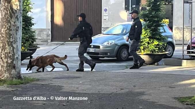 Polizia di Stato in collabrazione con la polizia locale per un'operazione antidroga a Bra 3