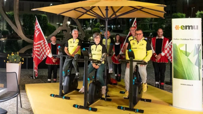 È partita la pedalata Alba 230,5 per festeggiare l'arrivo del Tour de France in città