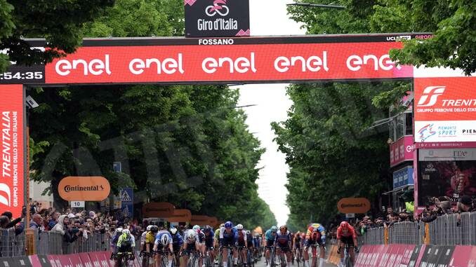 Giro d'Italia: a Fossano vittoria allo sprint del belga Merlier 1