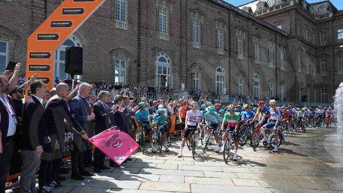 Un giro nel Giro: lunedì pedalata da Alba a Fossano con Moser, Bettini e Ballan