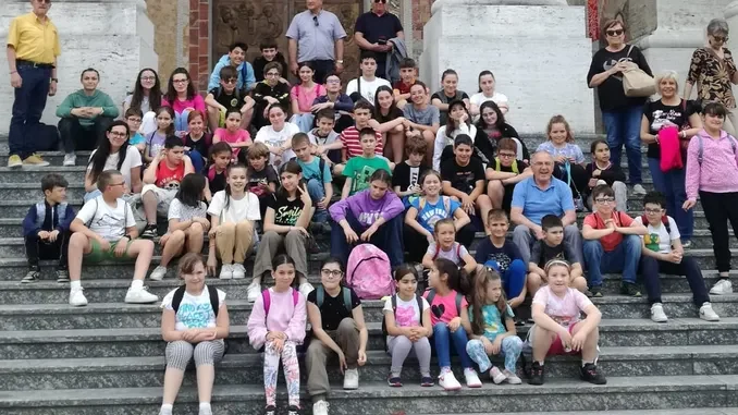 Decina di ragazzi da Lombriasco alla Madonna dei fiori di Bra 1