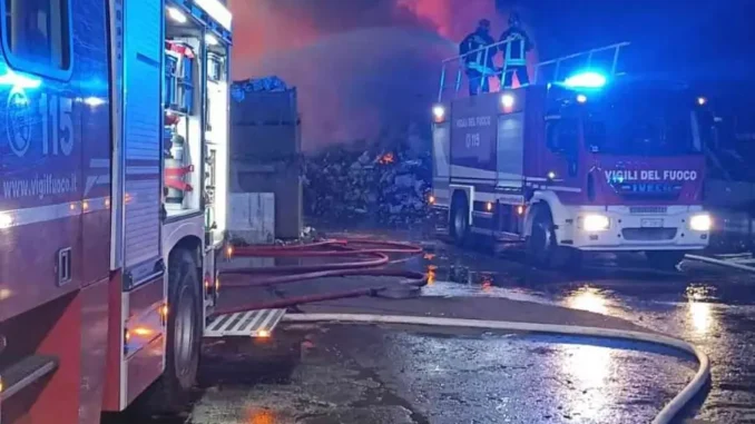 vigili-del-fuoco-costigliole-1 Incendio in un capannone, gravi danni in un'azienda del Cuneese