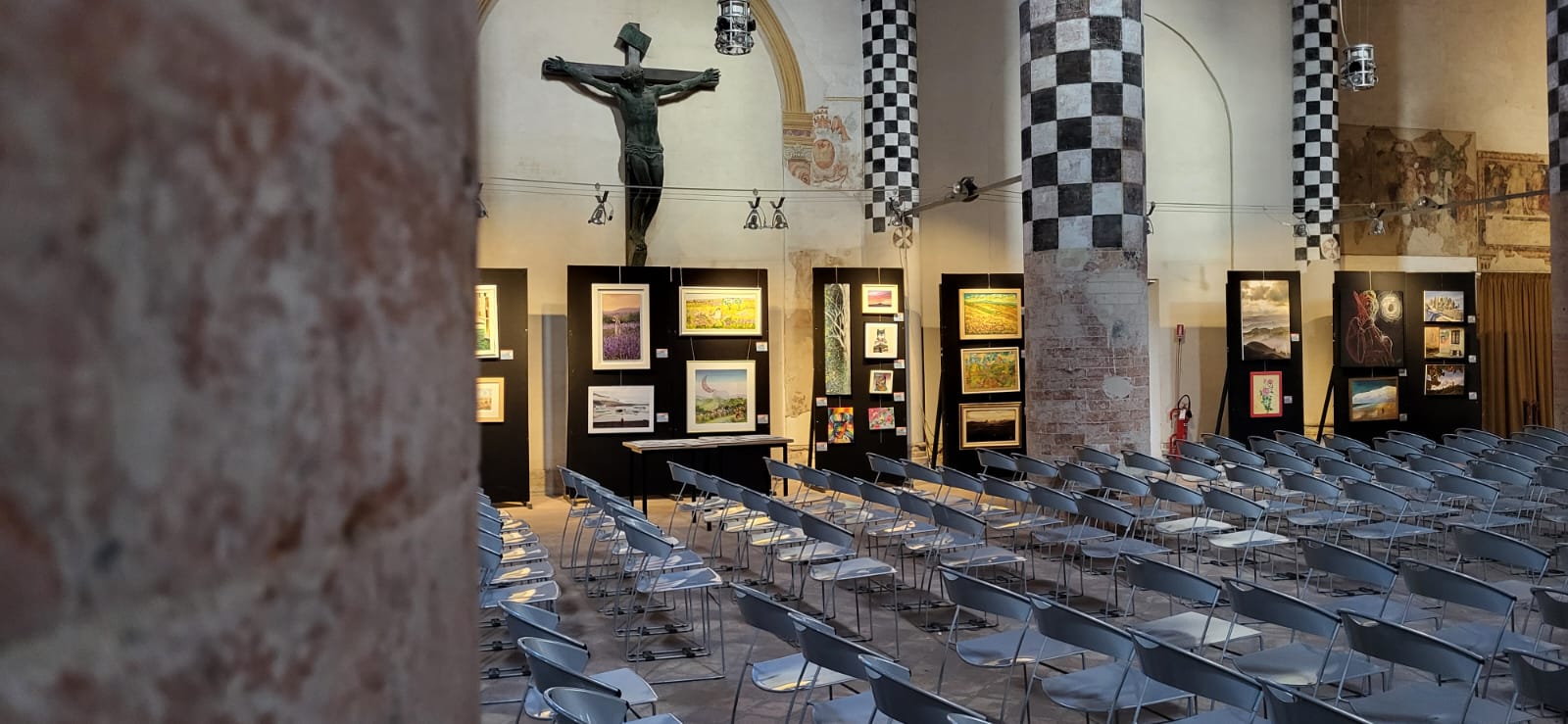 Fino al 23 giugno in san Domenico espongono "Gli artisti per la ricerca" 2