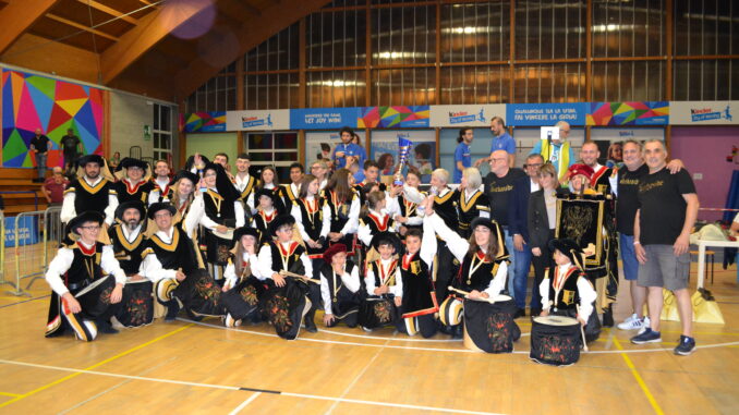 La grande sfida degli sbandieratori al Palatanaro di Alba al trofeo Maurizio Pioggia (FOTOGALLERY) 4