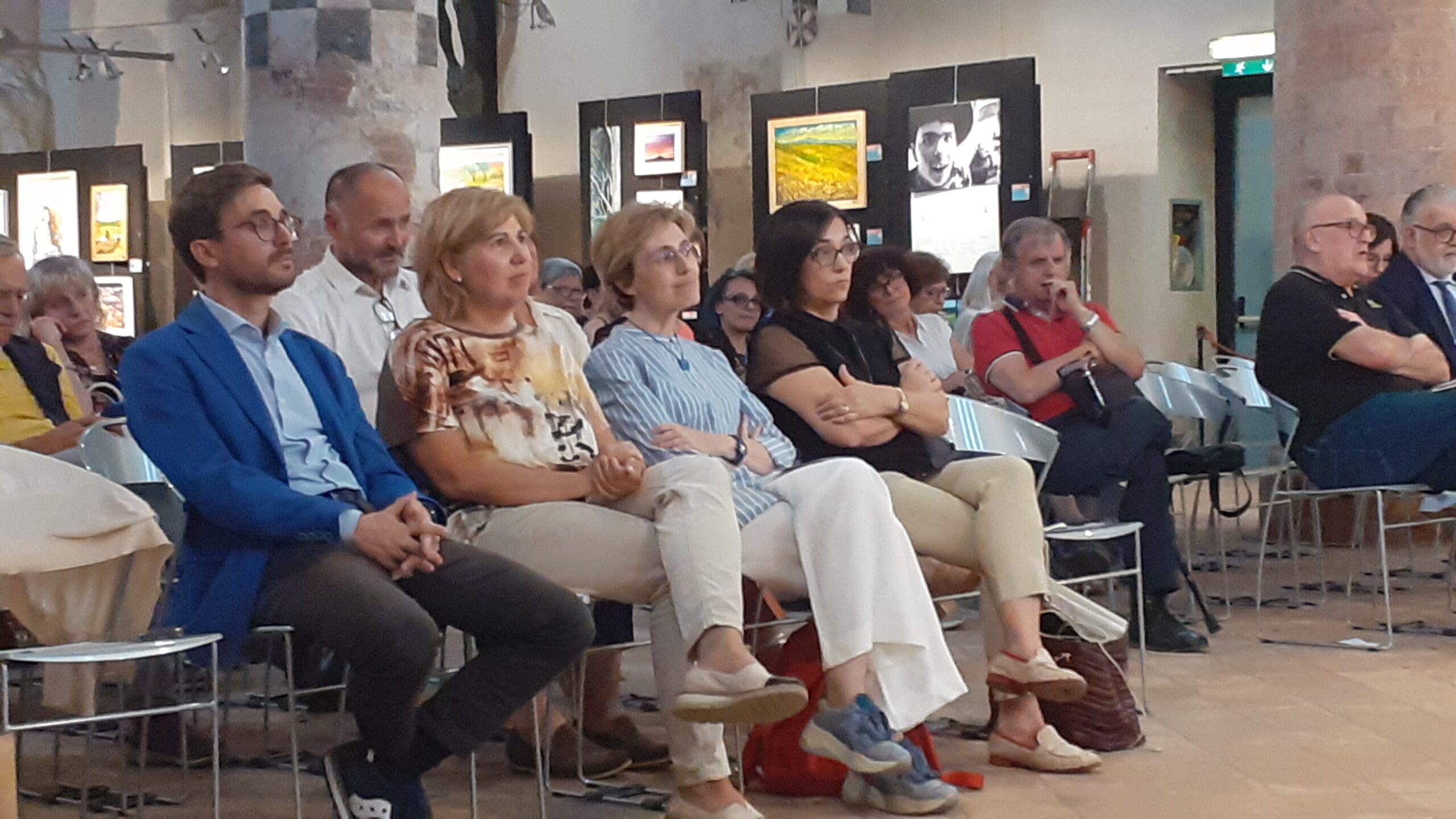 Asl Cn2, grande successo per la mostra solidale di Artisti per la ricerca 3