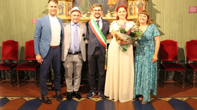 Inizia la vita da sindaco per Gatto: ha celebrato il primo matrimonio