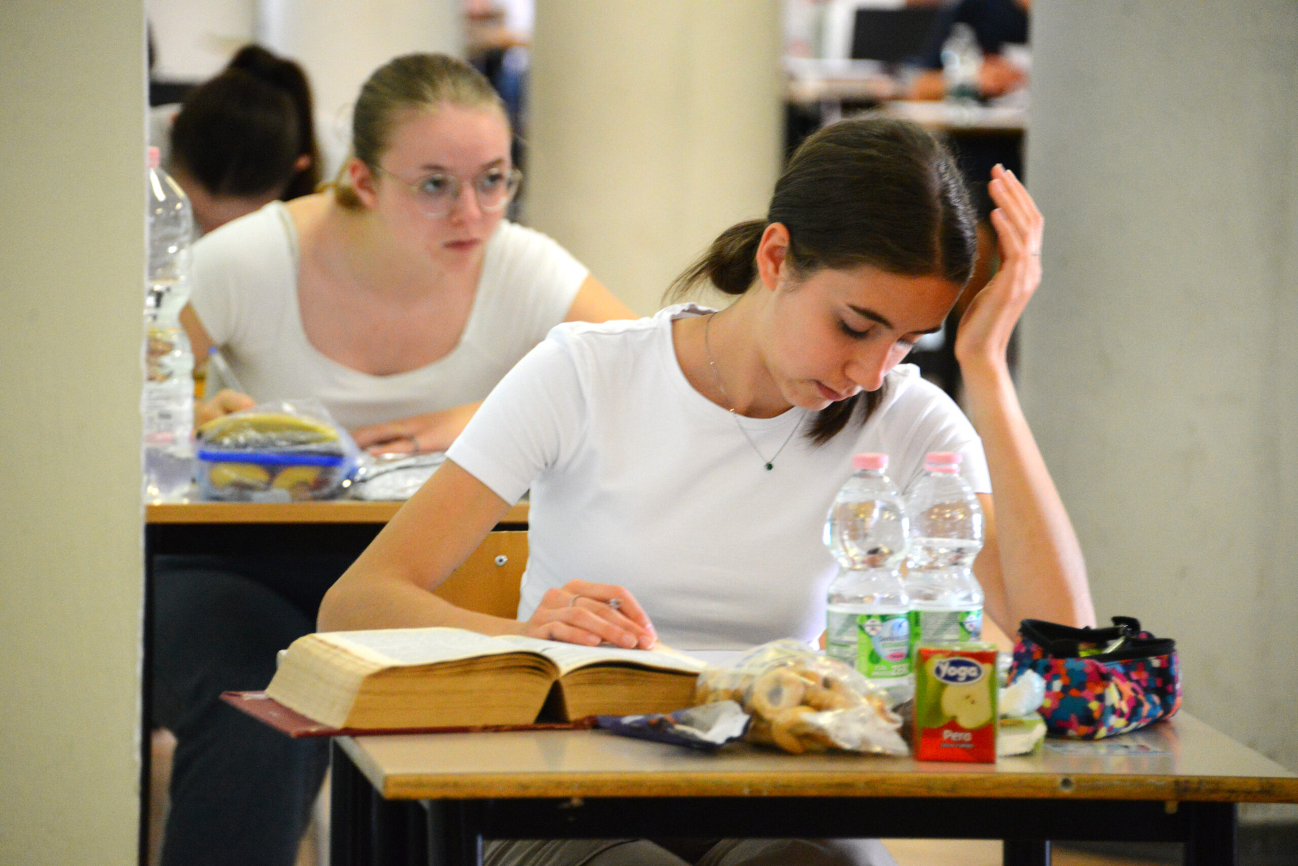 Maturità ad Alba, i ragazzi alle prese con Pirandello, Ungaretti e il ruolo del silenzio (VIDEO) 2