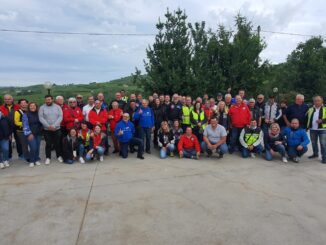 Cento vespisti si sono radunati ad Alba; presente anche il club di Sidney (FOTOGALLERY)