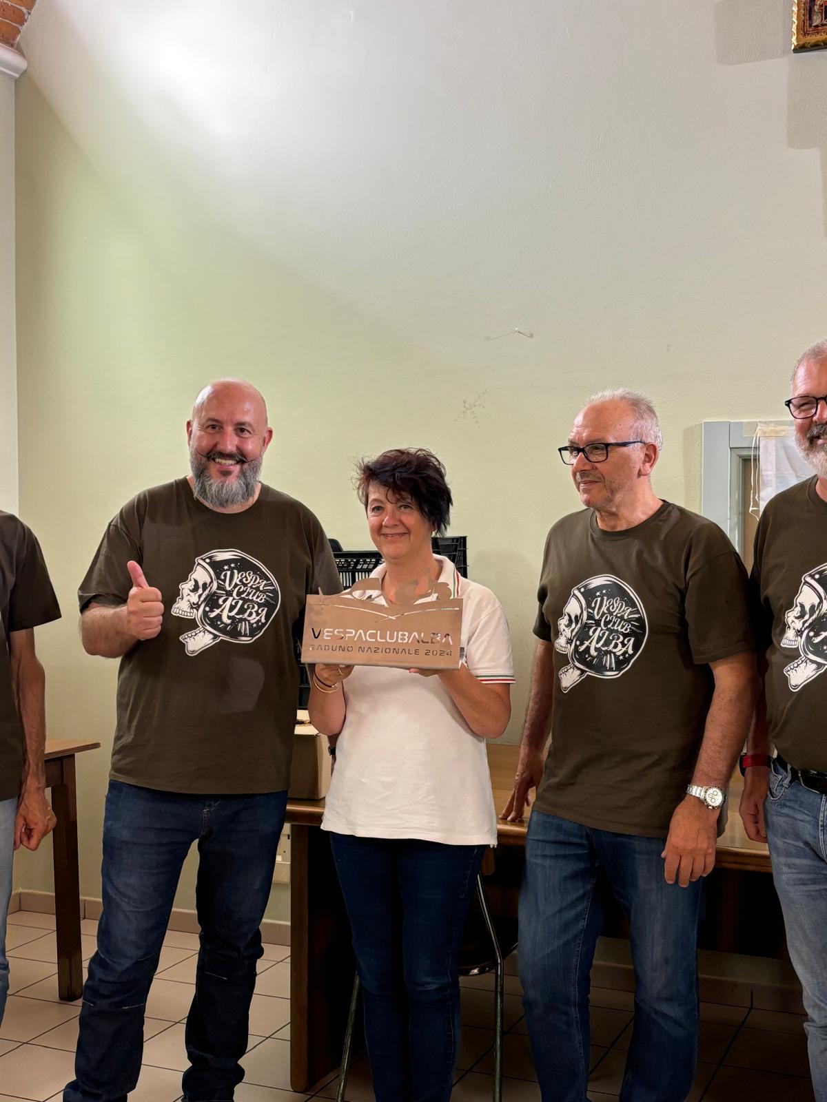 Cento vespisti si sono radunati ad Alba; presente anche il club di Sidney (FOTOGALLERY) 4