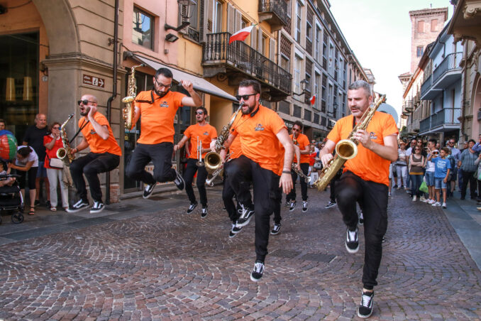 Al via il cartellone di Estate ad Alba 2024 con un doppio appuntamento in musica nel cortile della Maddalena 2