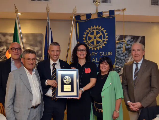 La Collina degli elfi riceve il premio Rotary Alba 3