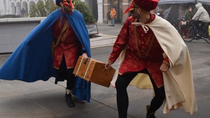 Con i Familupi's, ad Alba torna Artisti al lavoro