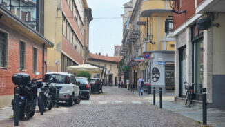 Alba: nella giungla urbana del parcheggio selvaggio (FOTO) 2