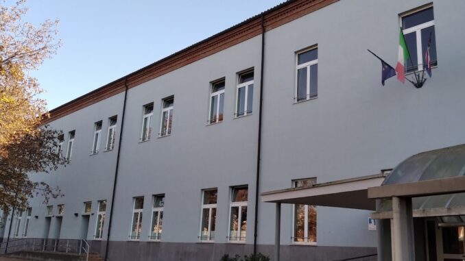 Via Pola chiude d'estate: sarà allestita come dormitorio la palestra della Macrino