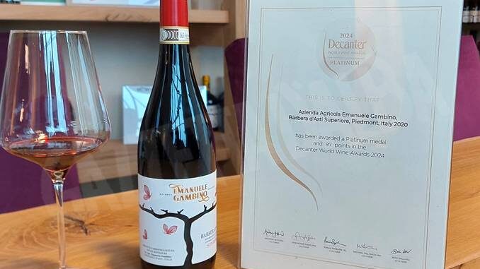 Barbera d'Asti Superiore 2020 Emanuele Gambino Decanter 2024 Alla Barbera superiore di Emanuele Gambino la medaglia platinum di Decanter