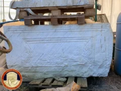 Tombaroli a Bene Vagienna: i Carabinieri recuperano monete e un sarcofago 2
