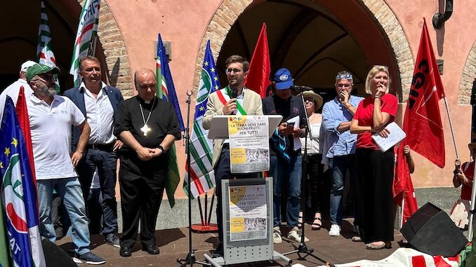 Manifestazione contro il caporalato_07_2024 (11) Alba: il territorio è sceso in piazza per dire no al caporalato