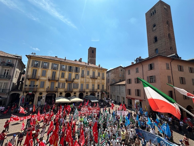 Alba: il territorio è sceso in piazza per dire no al caporalato 1