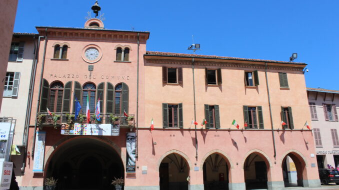 Palazzo_Comunale_Alba_05_2019_GDivino (10) Alba: bando per l’acquisizione di manifestazioni d’interesse per la formazione della Commissione edilizia