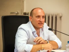 Industriali del vino ad Alba per analizzare il mercato