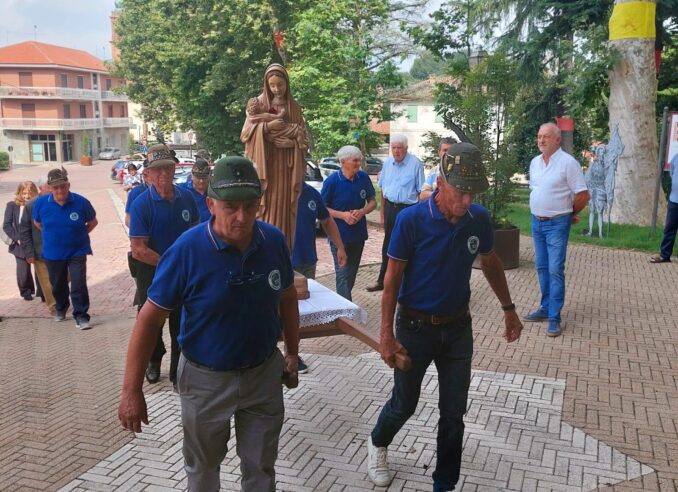 La statua della Madonna di Dachau che scioglie l’odio, ha fatto ingresso a Ceresole d'Alba 1