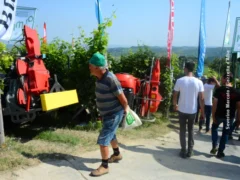 Oltre 500 partecipanti alla decima edizione delle prove in vigneto di Confagricoltura ad Alba 11