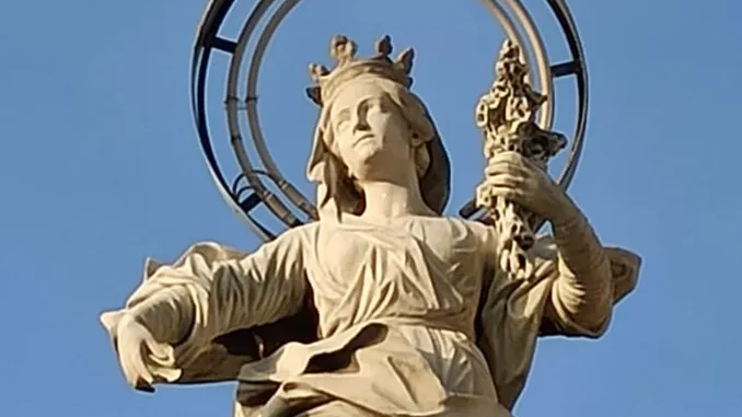La statua della Madonna dei fiori di Bra è stata ripulita e sistemata 1