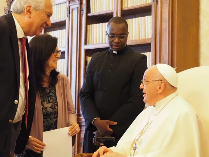 Équipe Notre Dame a Torino  da ottanta Paesi del mondo 3