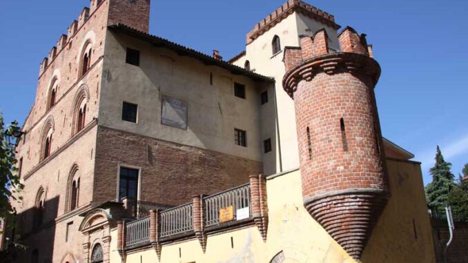 I Carabinieri restituiscono allo Stato molti beni archeologici e numismatici
