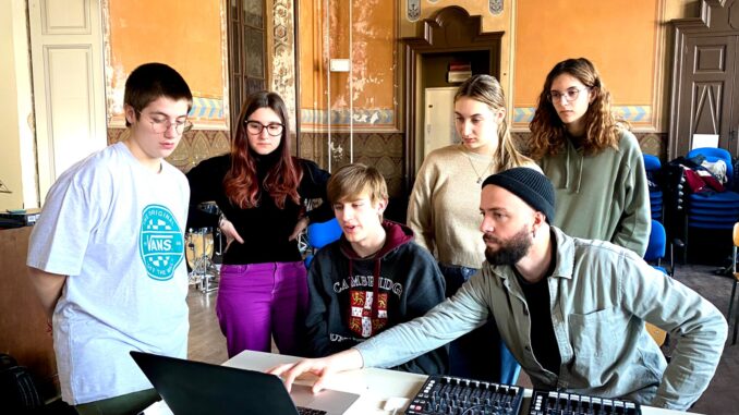Ti presento la musica è il podcast realizzato dai ragazzi del musicale Da Vinci 2