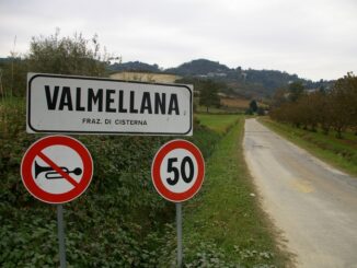In frazione Valmellana di Cisterna d'Asti, sabato sera, si cena e si balla sotto le stelle