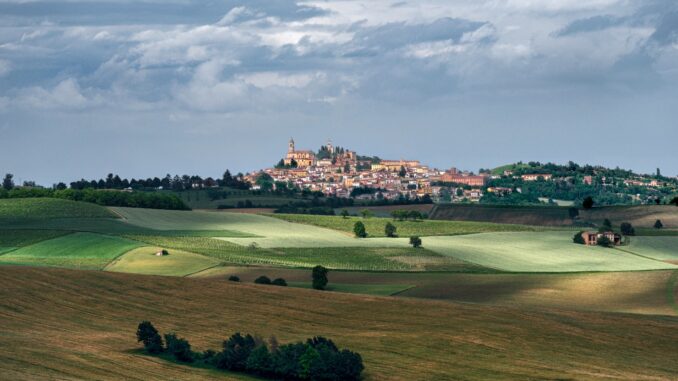 La meraviglia Unesco di Langhe, Roero e Monferrato: una mostra fotografica a Castagnole delle Lanze 1