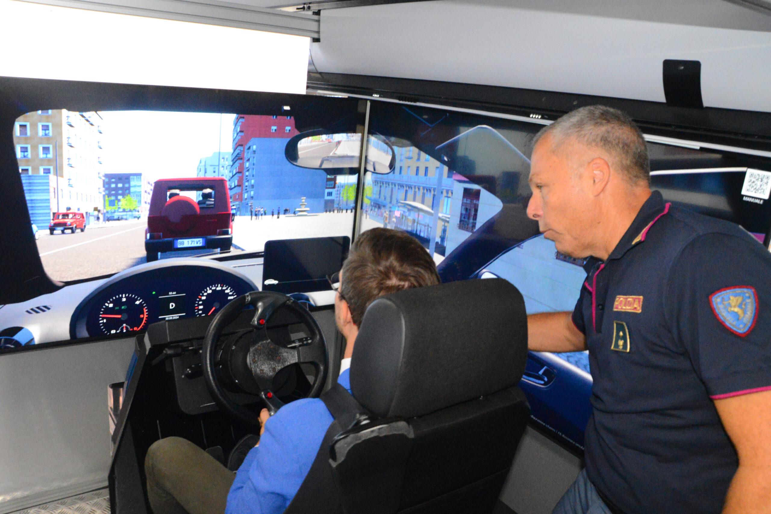 Il pullman della Polizia stradale arriva ad Alba domani, venerdì 30 agosto 6